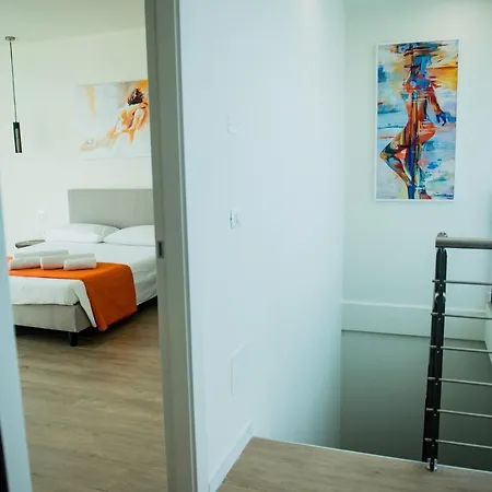 Divina Perla Pulsano