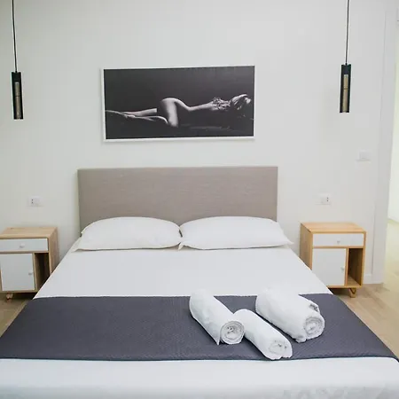 فندق مبيت وإفطار Divina Perla 4*