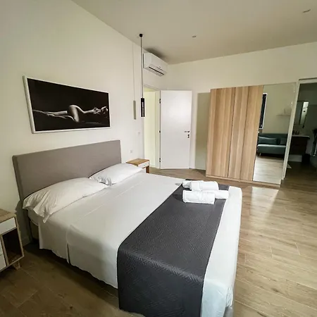 Divina Perla Oda ve Kahvaltı 4*