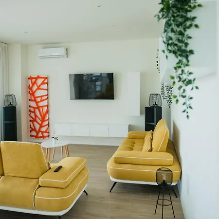 فندق مبيت وإفطار Divina Perla 4*