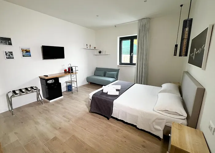 Divina Perla Bed & Breakfast 4*